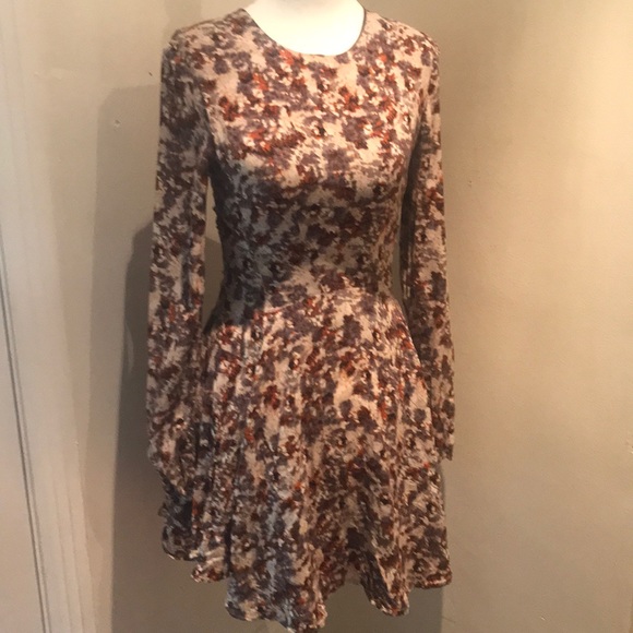 H&M Dresses & Skirts - “H&M” Floral Fitted Dress.